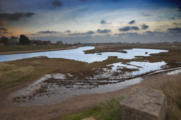 Walberswick high tide.jpg