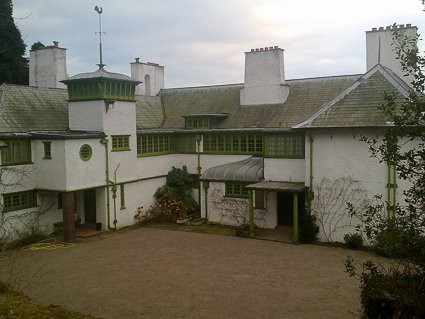 Perrycroft, photo by Leigh T on Panoramio.jpg