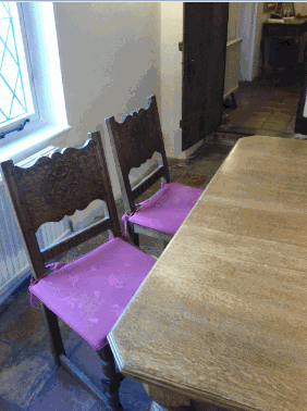 Oak table and chairs.gif