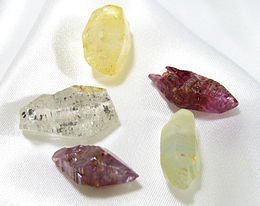 260px-Several_corundum_crystals.jpg